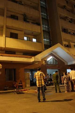 Người đàn ông nhảy lầu chung cư tự tử