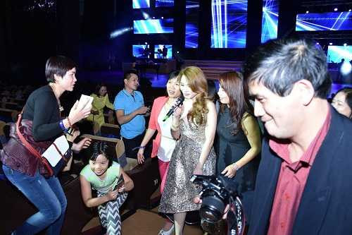 Mỹ Tâm nhận được nhiều tình cảm của khán giả nhưng theo bầu show Hoài Vũ, cô đã không tôn trọng người xem khi không ra chào khán ở cuối các show diễn. Ảnh: BTC