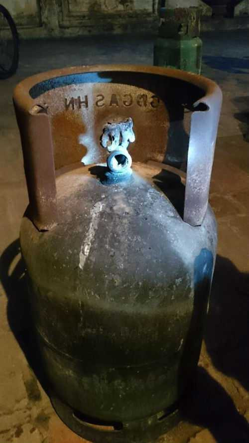 Điều tra lại vụ người đàn ông ôm 'bom gas' cứu vợ và hàng chục học sinh