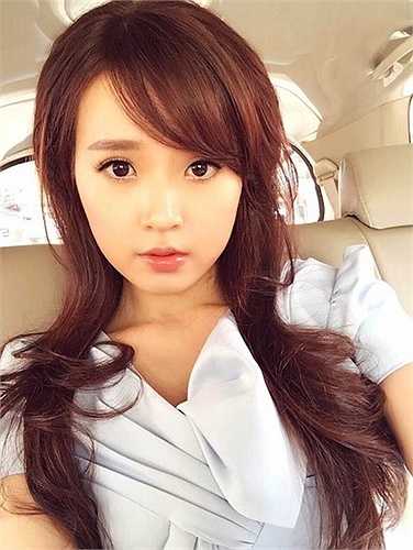 Midu là một trong những hot girl sở hữu bộ sưu tập ảnh 'tự sướng' khá 'đồ sộ'