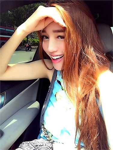 Khéo léo mượn ánh nắng để làm sáng gương mặt