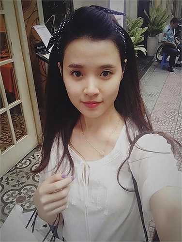 Midu 'chộp' được khoảnh khắc xinh đẹp của mình với khi để camera lấy nét ở chính gương mặt