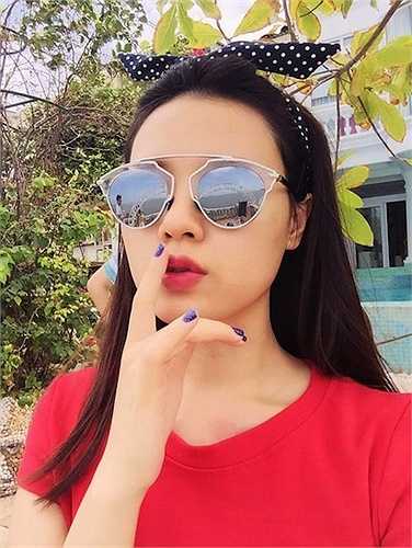 Midu có được bức hình quyến rũ nhờ khoe môi cong gợi cảm