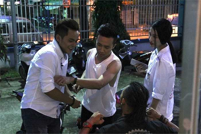 Được biết, cô đã có mặt tại trường quay khá sớm so với thời gian ghi hình. 