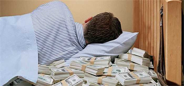 Có nhiều người duy trì thói quen không cất tiền vào một nơi quy định mà để lung tung theo thói quen hoặc tiện ích sử dụng. Nếu vẫn giữ thói quen này bạn khó mà giàu có, thậm chí còn dần dần lụi bại.