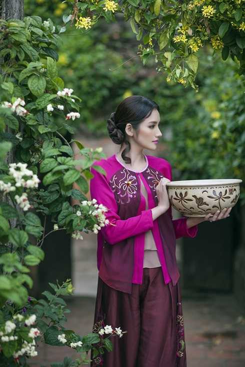 Hoa hậu Trúc Diễm đẹp nền nã trong trang phục của NTK Xuân Thu Hoa hậu Trúc Diễm đẹp nền nã trong trang phục của NTK Xuân Thu