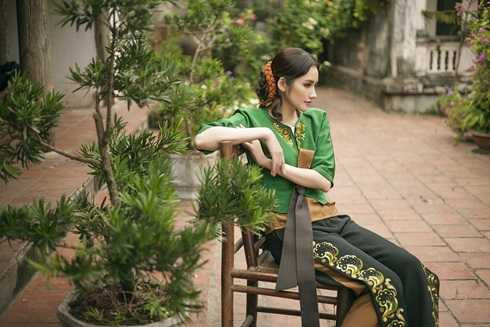 Trúc Diễm đẹp thuần Việt trong thiết kế của Xuân Thu