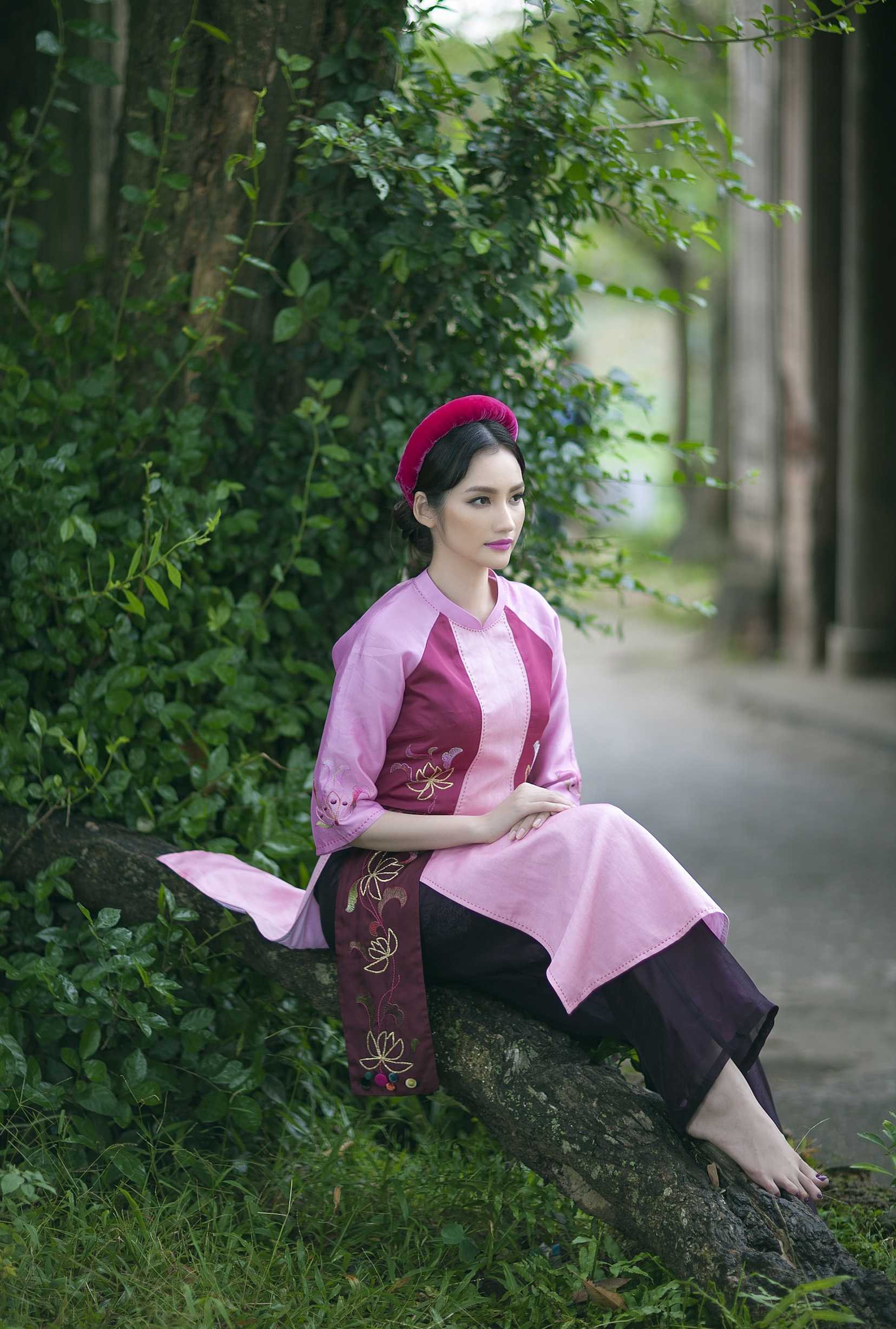 Trúc Diễm đẹp thuần Việt trong thiết kế của Xuân Thu