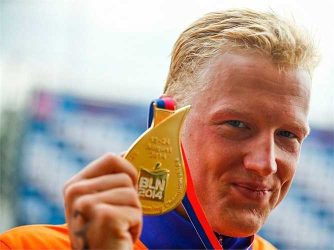 Hà Lan. Trữ lượng vàng: 612,5 tấn. Hà Lan là một quốc gia sở hữu trữ lượng vàng lớn ở châu Âu và giúp họ luôn duy trì được một nền kinh tế ổn định 