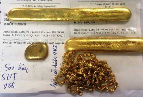 Loại vàng rởm này đã qua mặt nhiều chủ cửa hàng vàng và những người có kinh nghiệm về vàng. Ảnh: VnExpress