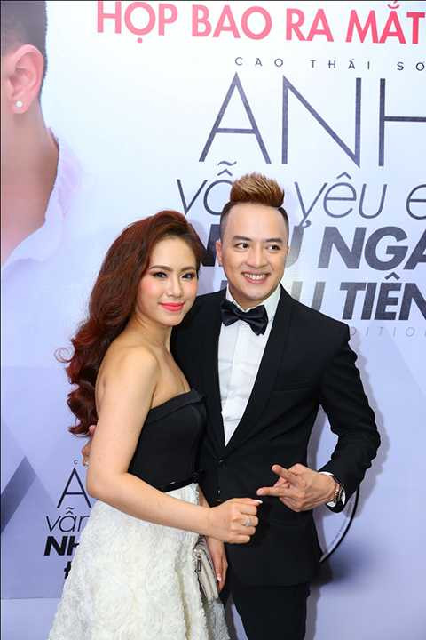 Lương Bích Hữu vừa trở về từ Mỹ để đến tham dự và chúc mừng Cao Thái Sơn ra mắt sản phẩm mới. 