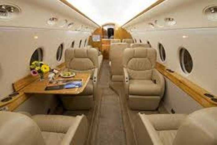 Theo thống kê tính đến hết năm 2014, khối tài sản của Ronaldo lên tới 210 triệu euro, giàu nhất làng bóng đá.