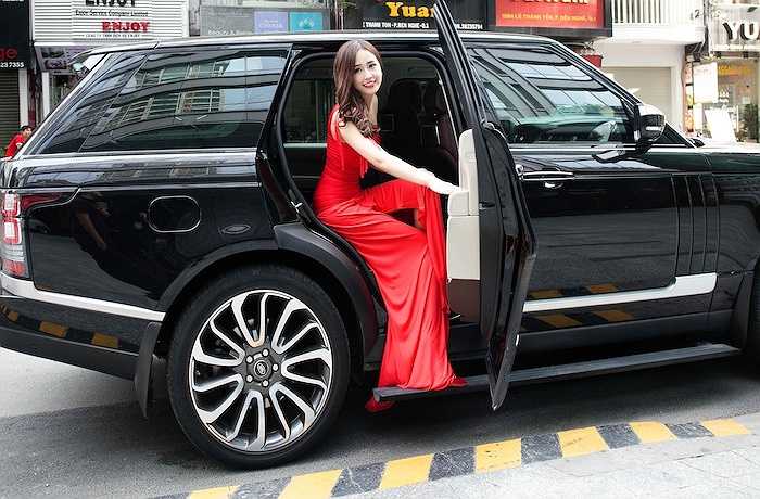 Cùng ngắm thêm những hình ảnh đầy quyến rũ của Mai Phương Thuý: