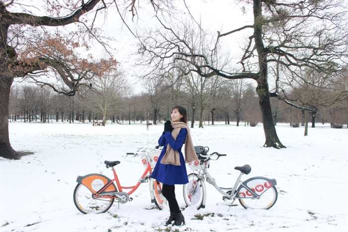 Nữ du học sinh xinh đẹp, hát chèo trên đất Anh