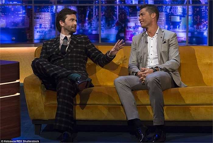 Ronaldo xuất hiện trong chương trình với tư cách là 1 trong số những cầu thủ xuất sắc nhất hành tinh