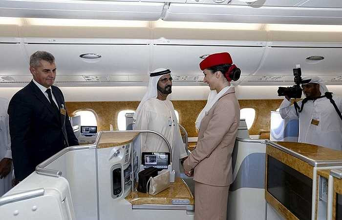 Phó Chủ tịch hãng Emirates thăm máy bay A380. Giá vé hạng thương gia của máy bay A380 từ Dubai đi Copenhagen từ mức 500 USD