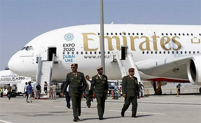 A380 được giới thiệu ở triển lãm hàng không Dubai Air Show vừa diễn ra ở Dubai. Loại máy bay này sẽ được đưa vào khai thác thương mại từ tháng 12 với đường bay Dubai -Copenhagen