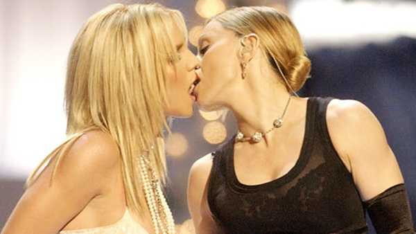 Madonna thách thức mọi scandal