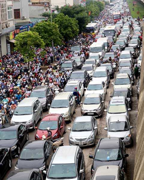 Các tuyến vành đai Hà Nội thường xuyên bị ùn tắc. Ảnh: Bá Đô