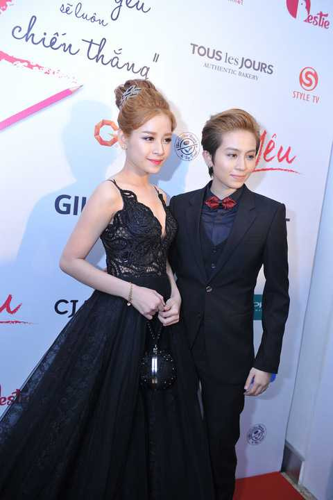 Trong phim, Chi Pu và Gil Lê đảm nhận vai nhân vật nữ chính, có tình cảm với nhau. Đây được xem như phiên bản The love of Siam phiên bản nữ