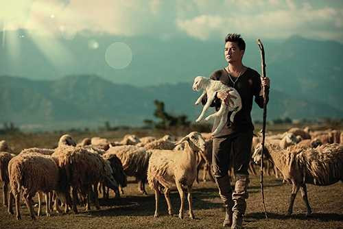 Đàm Vĩnh Hưng ví mình như "con chiên lạc đàn"