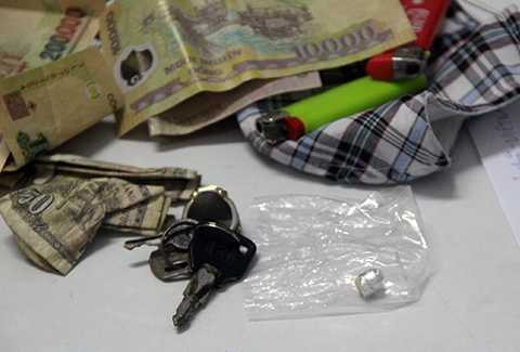 Kiểm tra, mũ bảo hiểm, phát hiện, giấu ma túy, Đà Nẵng, CSGT