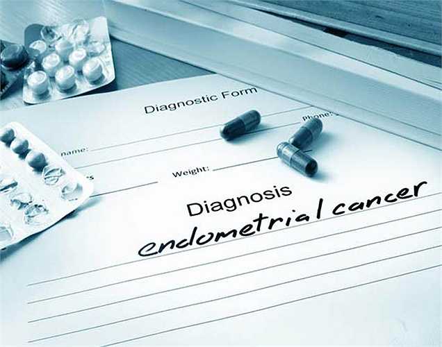 Ung thư nội mạc tử cung: ảnh hưởng đến niêm mạc của tử cung. Đây là loại ung thư gây chết cho phụ nữ ở độ tuổi trên 55 năm. Nguyên nhân của ung thư này là do chu kỳ kinh nguyệt khởi đầu sớm hoặc do di truyền.