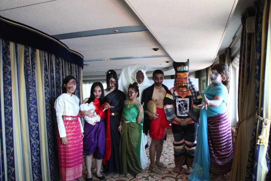 Thanh niên Việt mang chuồn chuồn tre giới thiệu bạn bè thế giới