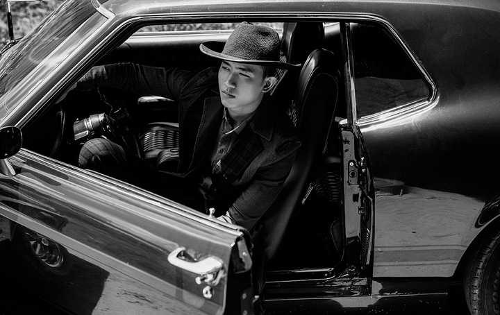 Những bộ trang phục của quân đội, gắn liền với hình ảnh của những quân nhân nên phong cách này tuyệt nhiên mang lại sự mạnh mẽ, khỏe khoắn và đầy sức sống cho người mặc.