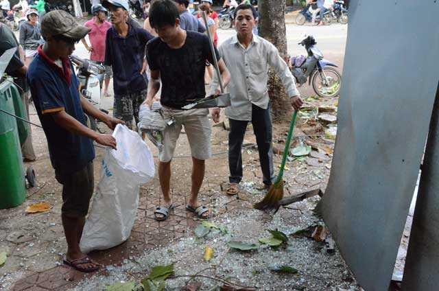Bình hơi nổ như bom giữa khu dân cư, một ô tô tan nát