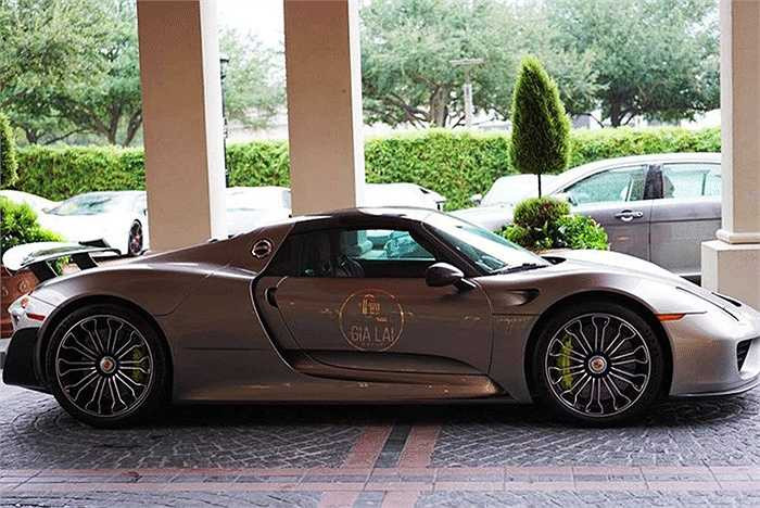 Siêu phẩm Porsche 918 Spyder đã xuất hiện. Giá một chiếc 918 Spyder tại Mỹ khởi điểm ở mức 864,000 USD.