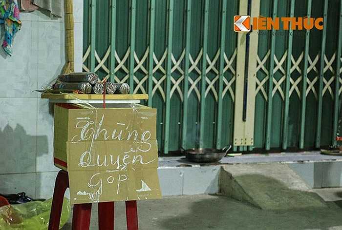 Hai mẹ con bà L. dắt díu nhau từ Nam Định vào Bình Dương sinh sống và căn phòng trọ rộng chừng hơn 10 m2 tại khu phố Đông Chiêu (P. Tân Đông Hiệp, TX. Dĩ An, Bình Dương) để tá túc đã được hơn hai năm qua. Thường ngày, bà Lý đi làm công nhân cho một công ty ở gần đây. Người con gái trước đây cũng làm công nhân cho một công ty trên địa bàn nhưng mới chuyển qua làm nhân viên quán café được chừng hai tháng nay.