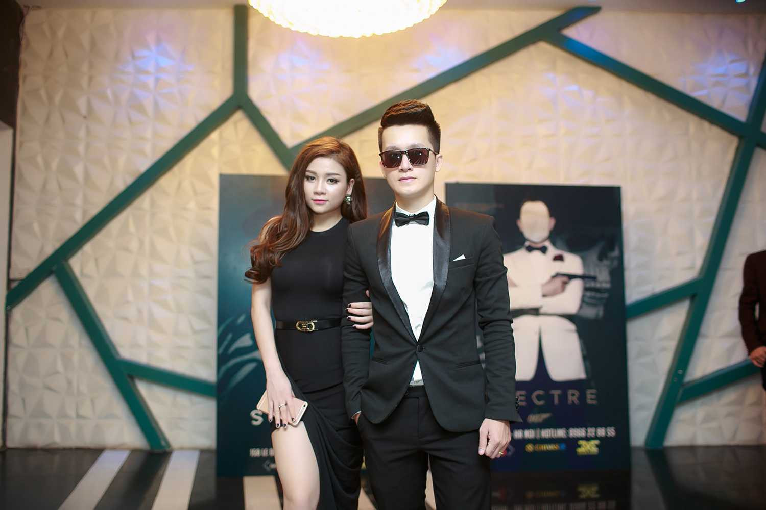 Sự xuất hiện của cặp đôi này cũng khiến nhiều người phải chú ý và đặt dấu chấm hỏi khi cách đấy chưa lâu, Zagkul cũng đã được rất nhiều người nhắc tới với vai trò DJ điển trai trong chính đám cưới của mình.