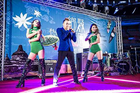 Album lần này tập hợp các ca khúc được các nhạc sĩ viết riêng cho giọng hát của Cao Thái Sơn, vẫn là những bản pop ballad ngọt ngào vốn là thế mạnh của nam ca sĩ nhưng có phần trưởng thành hơn trong ngôn từ lẫn giai điệu. Với album này, khán giả đã cảm nhận được một Cao Thái Sơn chững chạc, đầy chất tự sự.