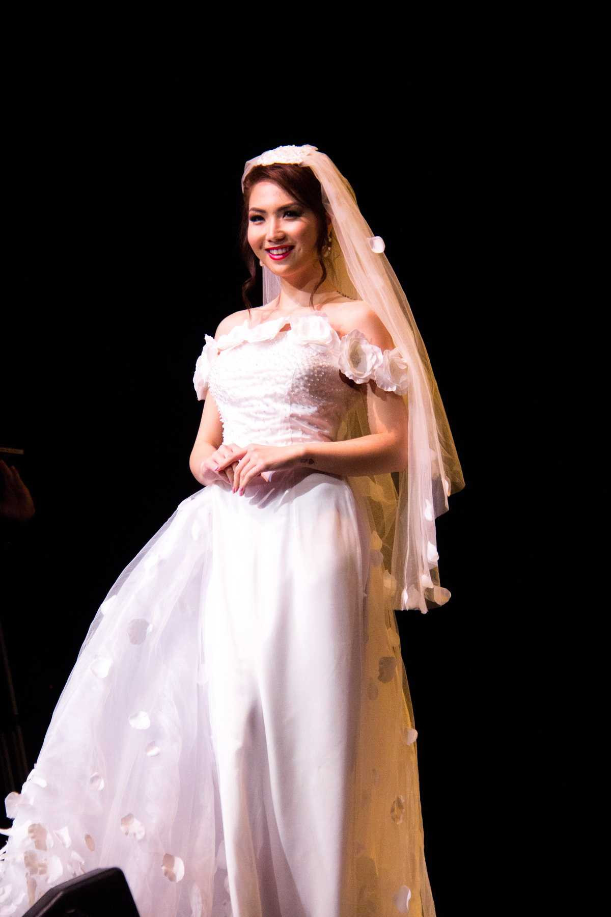 Thời gian qua, HH Jennifer Chung tập trung cho công việc học, <a href='https://vtcnews.vn/kinh-te.1.0.html' >kinh doanh</a> , làm từ thiện của riêng mình cũng như trau dồi thêm kiến thức để chuẩn bị cho một cuộc thi hoa hậu lớn sắp diễn ra vào tháng 12 này tại Cali, Mỹ.