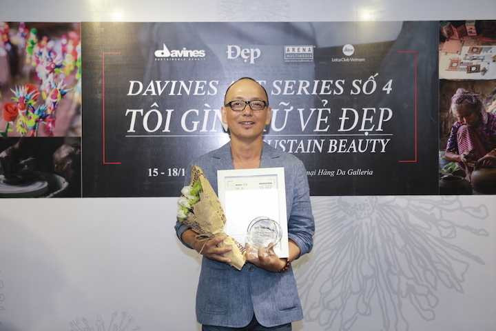 Nữ giảng viên âm nhạc đi tìm vẻ đẹp thư pháp Việt