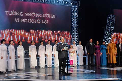 Phó thủ tướng Nguyễn Xuân Phúc phát biểu tại buổi lễ tưởng niệm Phó thủ tướng Nguyễn Xuân Phúc phát biểu tại buổi lễ tưởng niệm