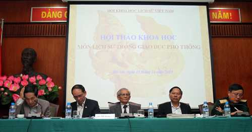Các nhà khoa học góp ý về cách dạy và học Lịch sử trong chương trình phổ thông mới ngày 15/11