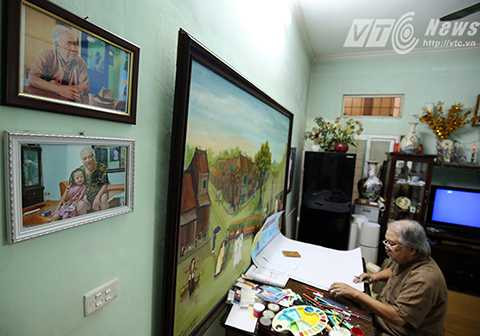 Tiếng lành đồn xa, không chỉ có học sinh mà còn nhiều đơn vị bộ đội cũng tìm đến ông để nhờ ông vẽ. Ông cho biết nhờ có nhiều năm phục vụ trong quân ngũ nên ông biết vẽ cái gì, chính vì vậy họ thích cái nét vẽ, cái cách ông truyền tải thông điệp trong mỗi tờ báo.