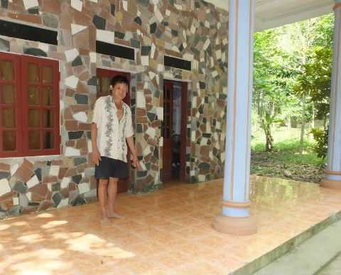 Cô gái 21 tuổi bị tố chém người như 'xã hội đen'