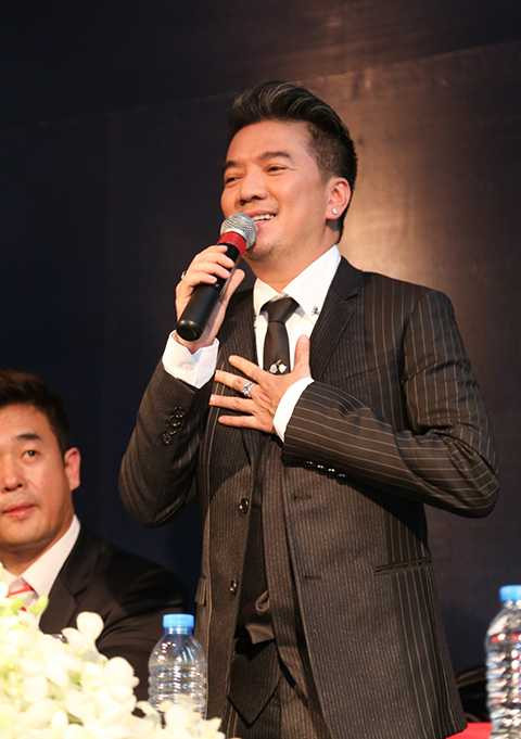 Ông hoàng nhạc Việt chia sẻ cảm xúc vui mừng khi bất ngờ nhận được giải thưởng cao quý. 