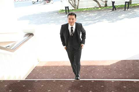 Ông hoàng nhạc Việt phong độ và bảnh bao xứng tầm danh hiệu Nghệ sĩ châu Á được yêu thích nhất. 