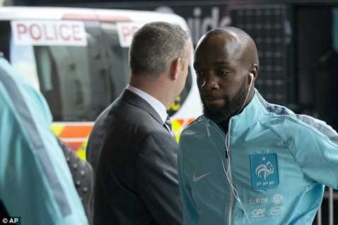 Tiền vệ Lass Diarra vẫn khá buồn Tiền vệ Lass Diarra vẫn khá buồn