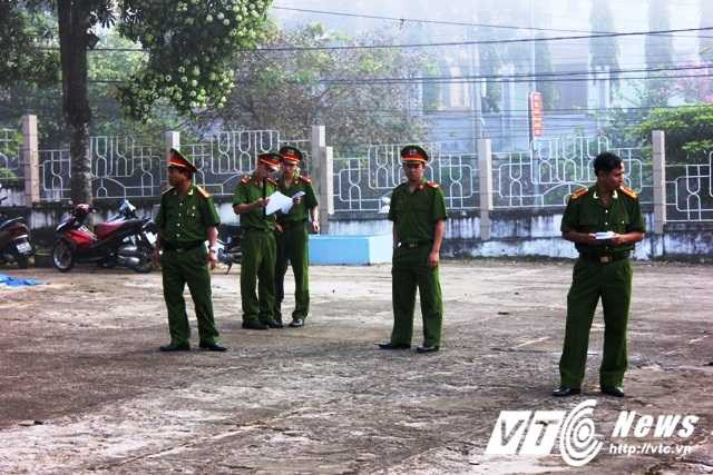 Nhiều cảnh sát được huy động từ rất sớm để bảo vệ an ninh phiên tòa.