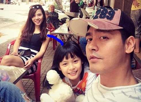 Hồi tháng 9, nhân sinh nhật vợ, Phan Anh khoe: Hậu phương vững mạnh của mấy bố con nhà cháu.