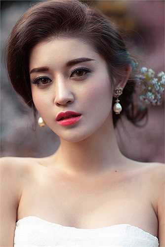 Được biết nam diễn viên chính đóng cùng Huyền My trong dự án phim này là một gương mặt rất ăn khách tại Myanmar. Ngoài ra phim còn có sự góp mặt của hoa hậu hoàn vũ Myanmar 2013 Moe Set Wine.