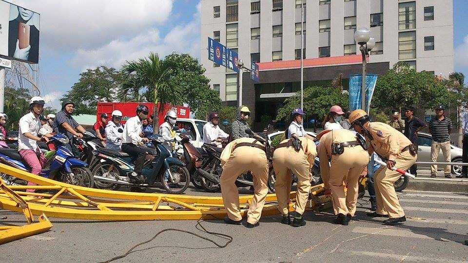 Hải Phòng: Sập cần cẩu hơn 70m, nhiều người thương vong