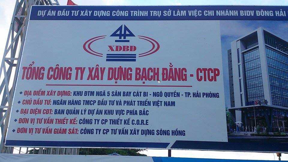 Hải Phòng: Sập cần cẩu hơn 70m, nhiều người thương vong