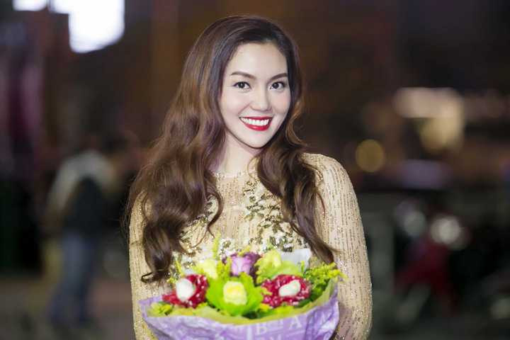 Được biết, nữ ca sỹ đang tập trung hoàn thành dự án âm nhạc mới cùng nhạc sĩ trẻ Hải Âu, sẽ sớm được giới thiệu tới khán giả trong thời gian tới. 