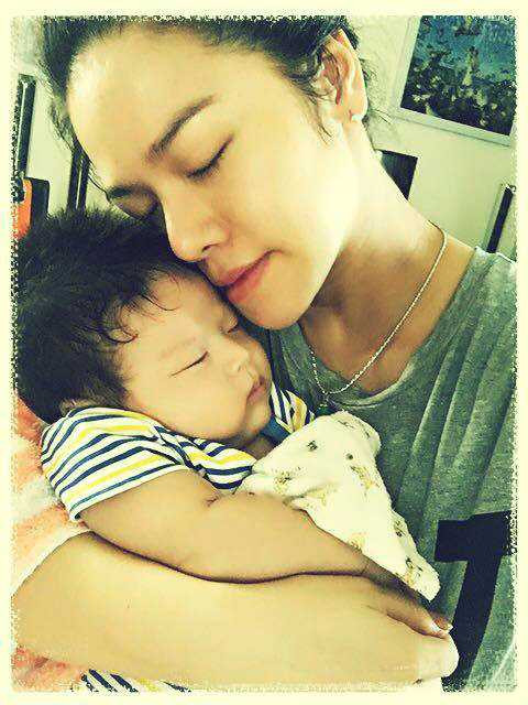 Cậu con trai đáng yêu đã được bố mẹ đặt tên thật Ngô Bửu Long tên tiếng anh Ethan và tên gọi thân mật ở nhà là Ku Tiin. Cậu nhóc có nhiều điểm giống bố Bửu Lộc từ mắt, mũi, miệng đến nụ cười… 